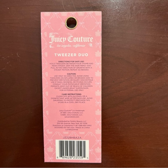 Juicy Couture Wallet/Tweezers & Bear Keychain Set - Picture 9 of 11